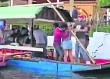 Tras video de batalla campal, investigan presuntos abusos en trajineras