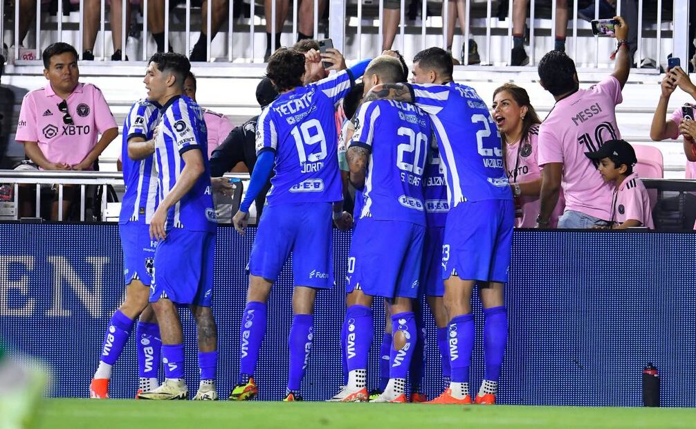 Los jugadores de Monterrey festejan el gol del empate de Maxi Meza ante el Inter Miami. Foto: @Rayados