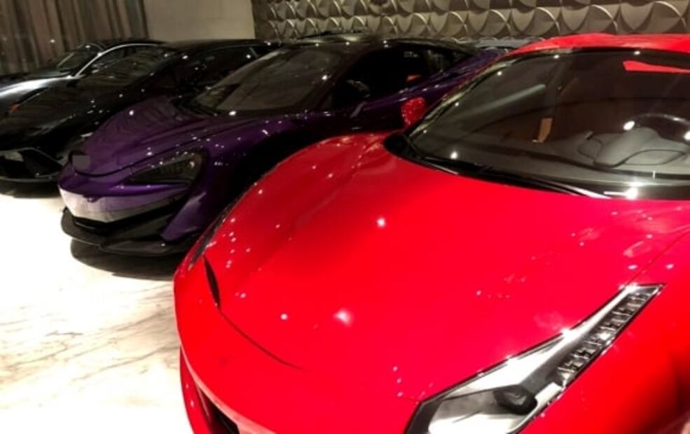 Aseguran 27 carros de lujo en cateos realizados en Guanajuato