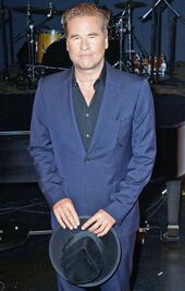 Val Kilmer presenta dificultad para hablar