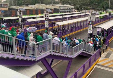 Cierre del Tren Ligero dificulta salida de aficionados del Estadio Ciudad de México; habilitan corrida especial de RTP