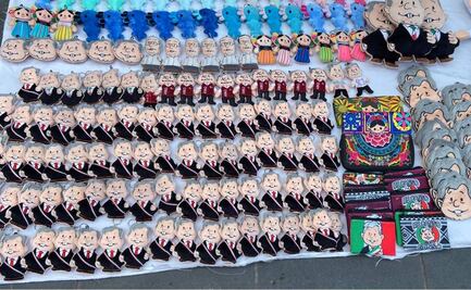 Mercancía de AMLO se hace presente en el arranque de campaña de Claudia Sheinbaum; desde amlitos, tazas, calendarios, camisas y llaveros