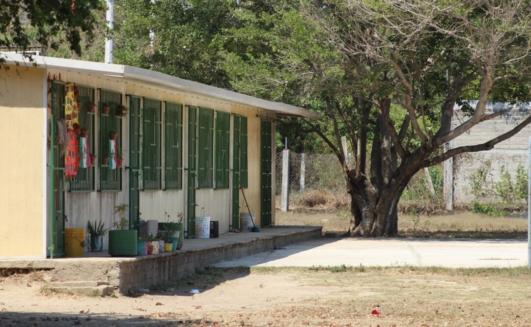 Aspecto de la Telesecundaria atacada esta mañana. Fotografía de Salvador Cisneros / EL UNIVERSAL