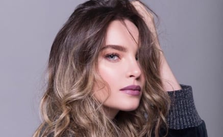 Belinda luce sus curvas en Cuba