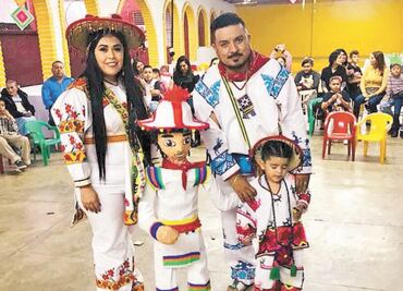 Festejan la vida con identidad huichol