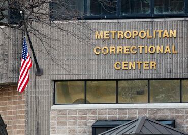 "El Chapo" pasa 23 horas en celda donde no se apaga la luz