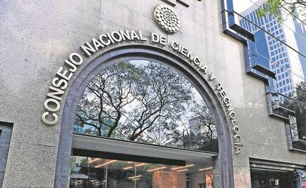 Científicos y académicos solicitan al Congreso frenar Ley Conacyt propuesta por AMLO
