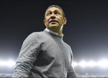 El Huesca de España anuncia a Nacho Ambriz como su nuevo entrenador