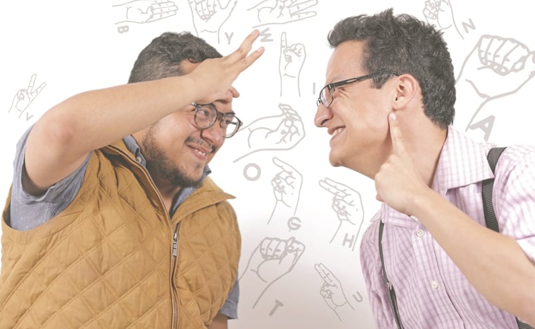 Uno es oyente y el otro es sordo. Pero ambos se pueden comunicar. (FOTOS: IVAN STEPHENS. EL UNIVERSAL)