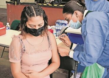 Solicita PRD a SEP y SSa informen sobre vacunación a maestros en el país