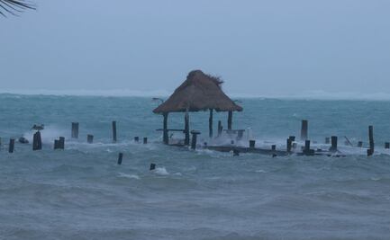 Huracán "Zeta" toca tierra en la península de Yucatán