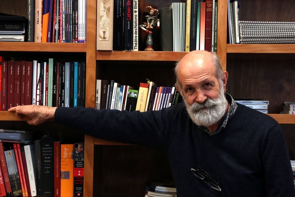 Luis de Tavira en las instalaciones de la compañia en Coyoacan. (Foto: Valente Rosas / EL UNIVERSAL)