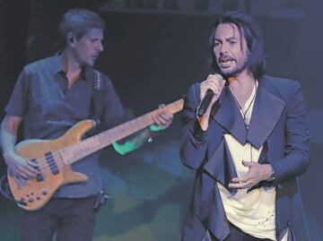 El rock no ha muerto y nunca haría reggaetón, asegura Beto Cuevas