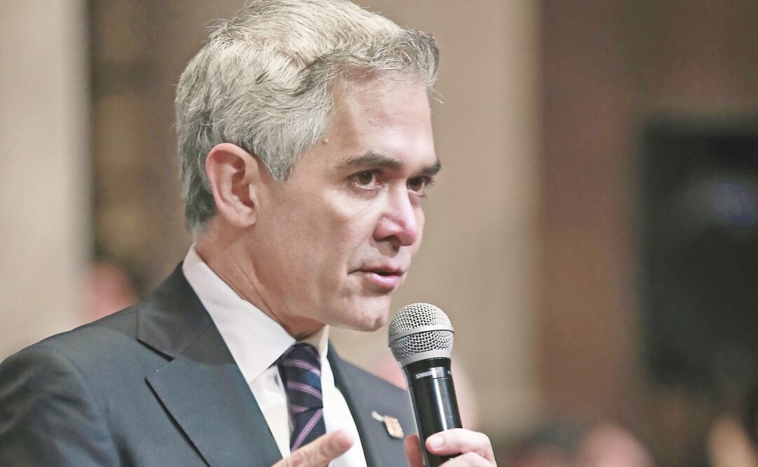 Contratiempo. Miguel Ángel Mancera advierte que de no destinar recursos a la ampliación de la L9 del Metro no se podrá acceder al Tren Interurbano México-Toluca. (ARCHIVO EL UNIVERSAL)