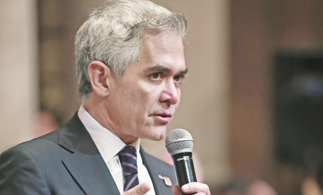 Contratiempo. Miguel Ángel Mancera advierte que de no destinar recursos a la ampliación de la L9 del Metro no se podrá acceder al Tren Interurbano México-Toluca. (ARCHIVO EL UNIVERSAL)