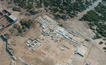 Arqueólogos griegos restauran el comedor ritual más antiguo del Egeo