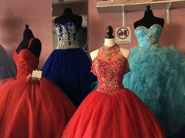 Con su vestido de 15 años y escoltada por su familia, IMSS despide a joven donante de órganos en Aguascalientes