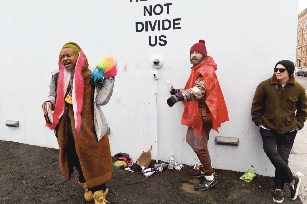 LaBeouf y otros artistas lanzaron la instalación el pasado 20 de enero (TIMOTHY A. CLARY. AP)