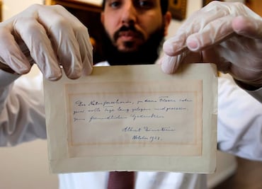 "¿Conocen la campaña #MeToo? Probablemente hubieran incluido a Albert Einstein"