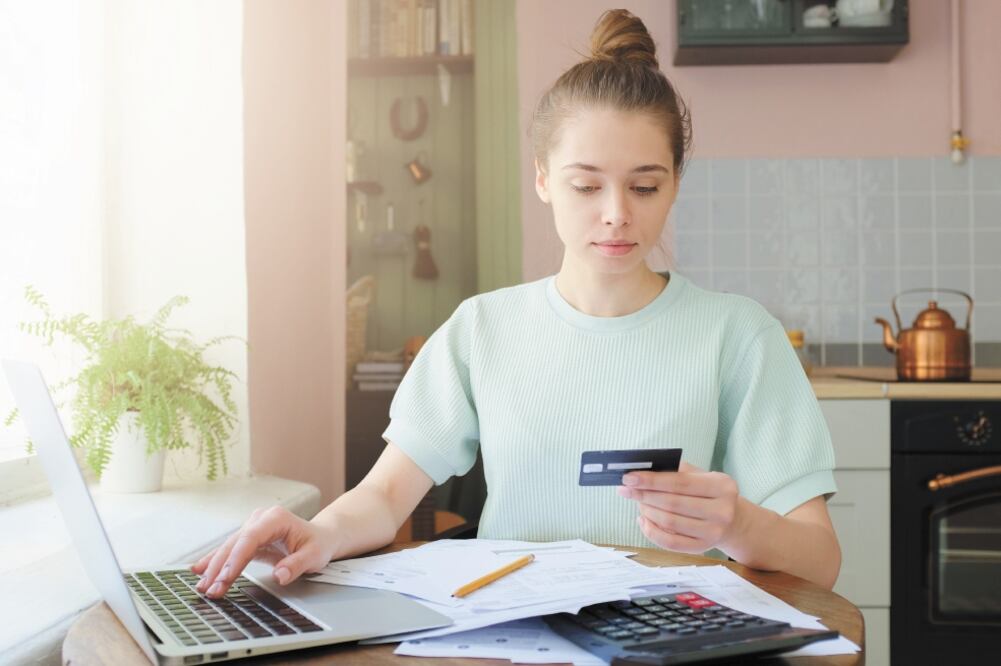 En América Latina falta educación financiera entre la población, por lo que recurren a quitas para saldar sus deudas, opina Destácame. Foto: ARCHIVO EL UNIVERSAL