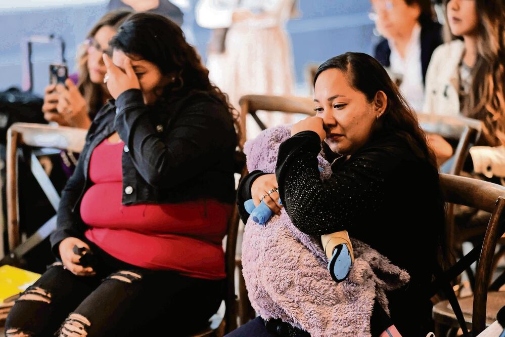 Tras dos meses en un hospital de EU, Jazlyn Azuleth y su mamá Cinthya participaron en una conferencia con la Fundación Michou y Mau. Foto: Diego Simón Sánchez / EL UNIVERSAL