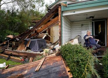 Una niña, primera víctima mortal conocida por el paso del huracán "Laura" en EU