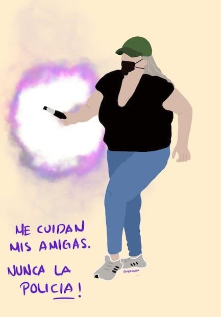 "La Reinota", alaban en redes a la mujer que regresó una bomba de humo a policías el 8M