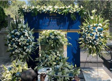 Usan tumba de José José para comercial