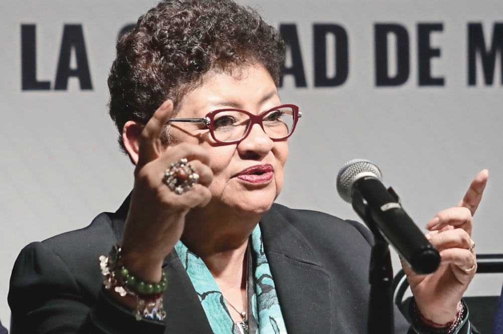 La procuradora aseguró que en el transcurso de este jueves se realizaría el balance de cuántos de sus elementos laboran como guardaespaldas. (ARIEL OJEDA. EL UNIVERSAL)