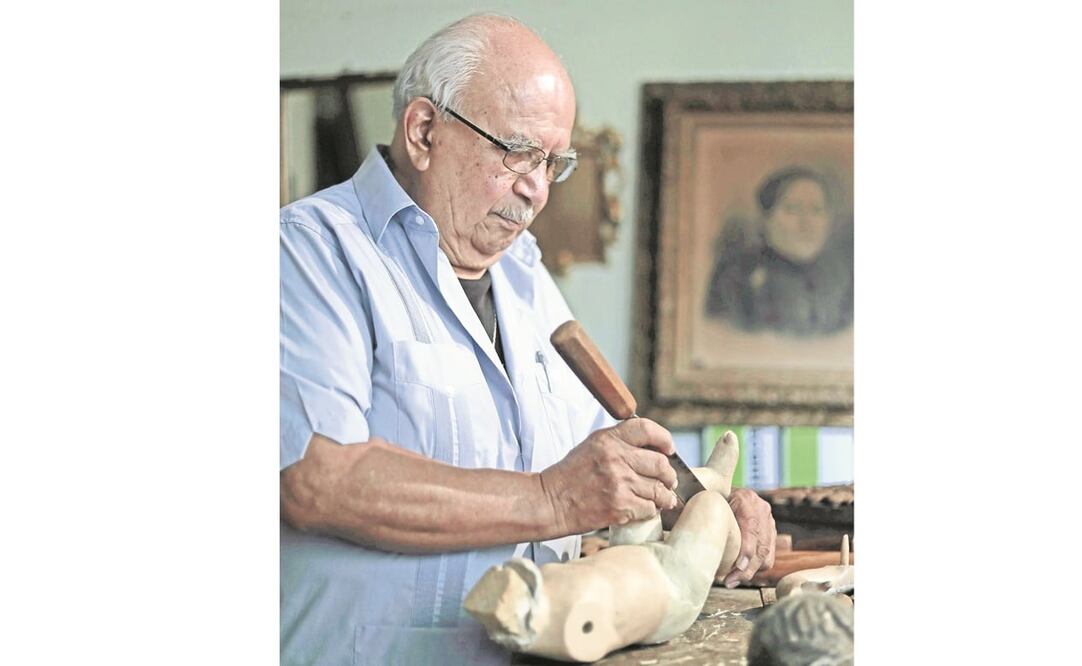 Don Antonio Hernández obtuvo una carrera técnica con la que se especializó en restauración de antigüedades en la escuela de San Carlos. (ALEJANDRA LEYVA. EL UNIVERSAL)