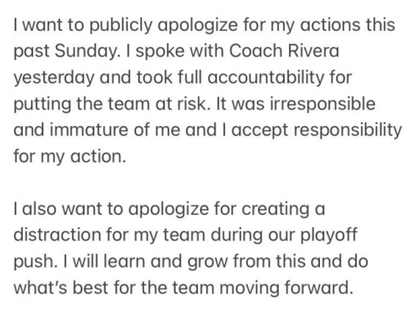 Escándalo en Washington por quarterback captado con bailarinas y sin cubrebocas