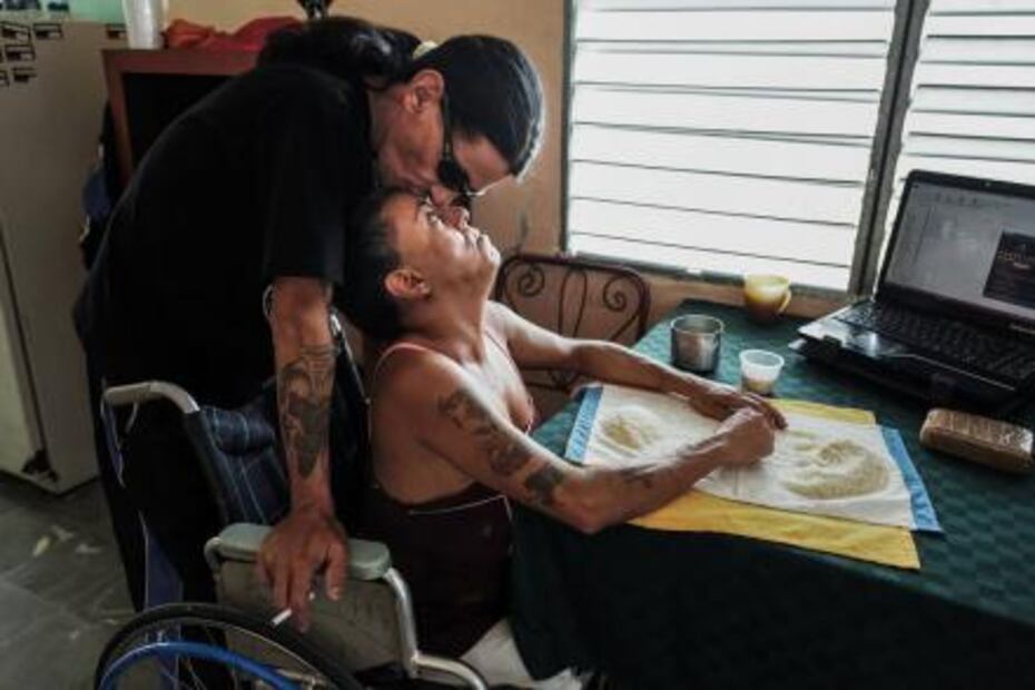Así sobrevive el último punk que se inoculó VIH en Cuba