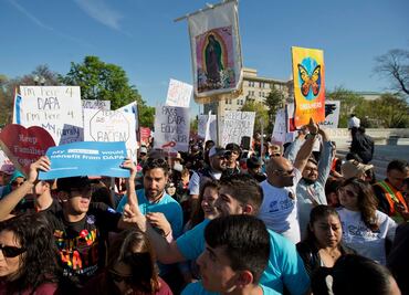 Con mariachi, miles apoyan alivio migratorio de Obama