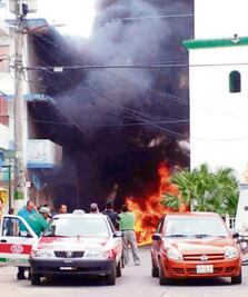 Incendian alcaldía por cura desaparecido