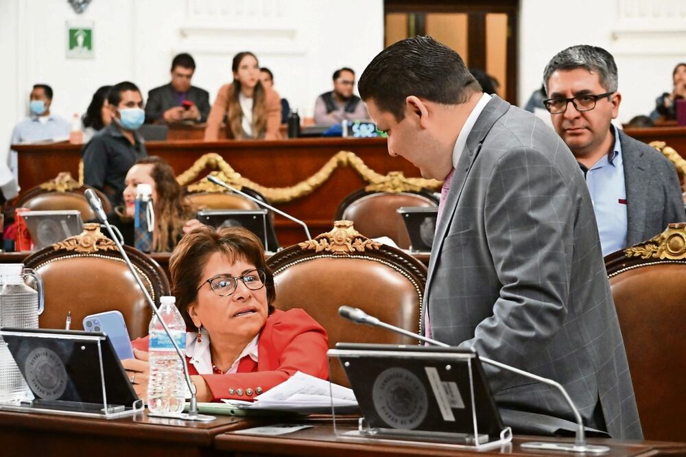 Martha Ávila destacó que el dictamen permitirá que haya culpables si por el robo de coladeras hay algún accidente. Foto: Especial