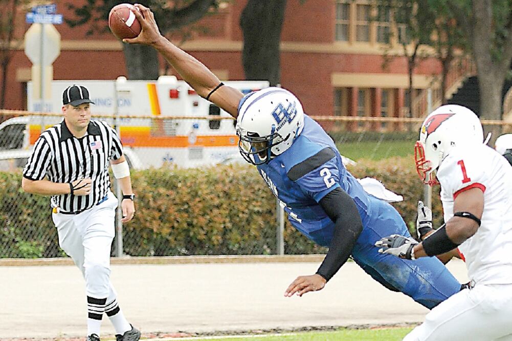 En su paso por el futbol colegial de Estados Unidos, Cam estuvo con Florida, Blinn College y Auburn (CORTESÍA. BLINN COLLEGE)