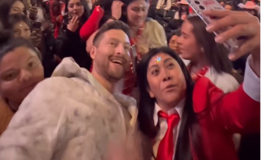 Eddy Vilard, quien interpretó a Teo  Ruizpalacios en la novela, asistió al concierto de sus excompañeros. Foto: Instagram