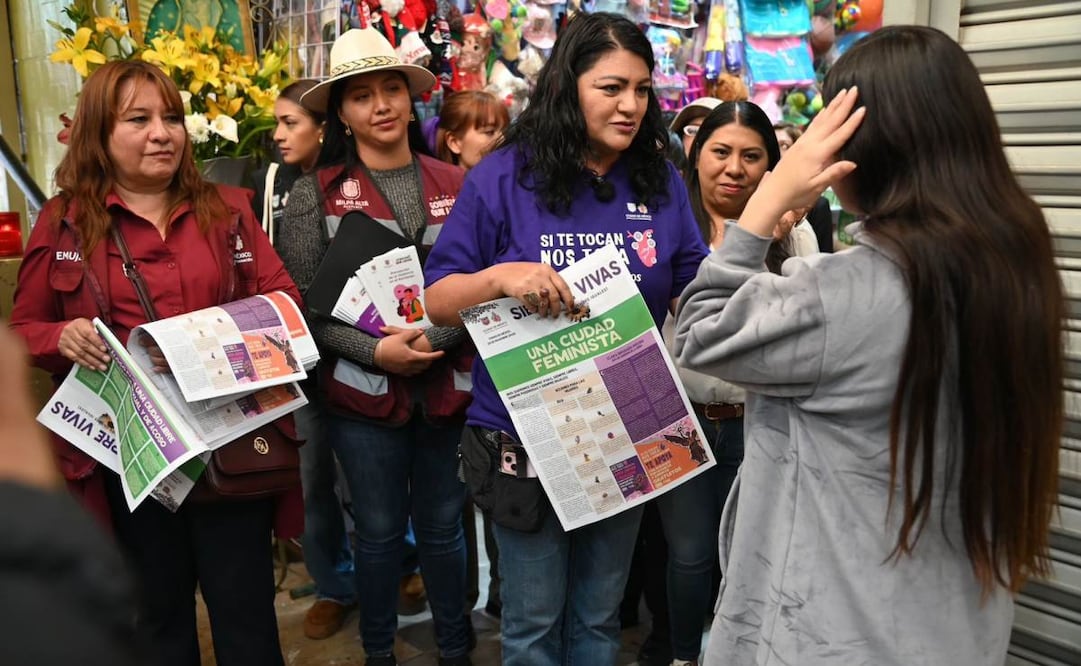 Con oleada violeta llevan asesoría a 23 mil mujeres en CDMX.
Foto: Especial.