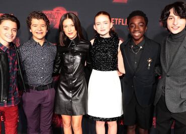 El abrazo de Millie Bobby Brown y David Harbour marca el estreno donde Netflix presentó el inicio de "Stranger Things 5"