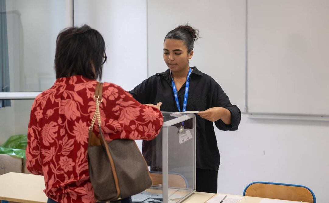 Ronda de las elecciones legislativas, en las que el partido de extrema derecha Agrupación Nacional (RN) obtuvo importantes avances. Foto: EFE