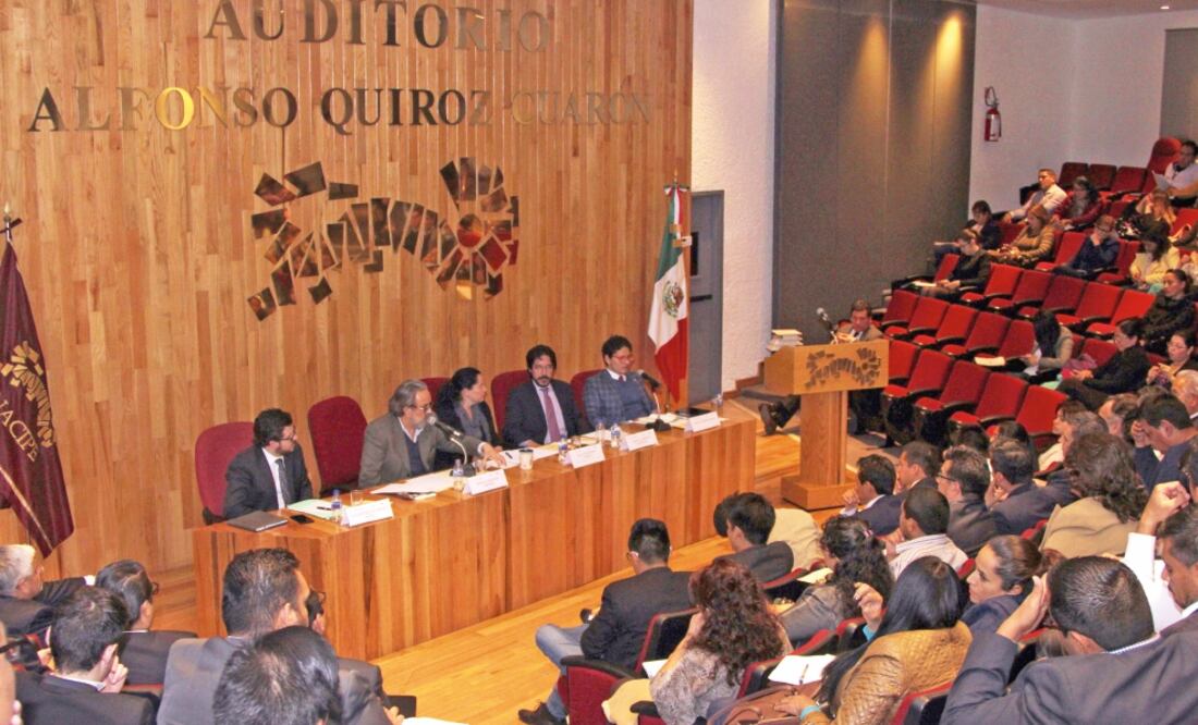 Especialistas en Historia y en materia penal participaron en el coloquio 100 Años de Justicia Penal sobre el Centenario de la Constitución (DIEGO PRADO. EL UNIVERSAL)