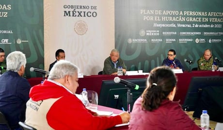 “Está intransitable el camino”: AMLO se queja de carreteras afectadas por “Grace”