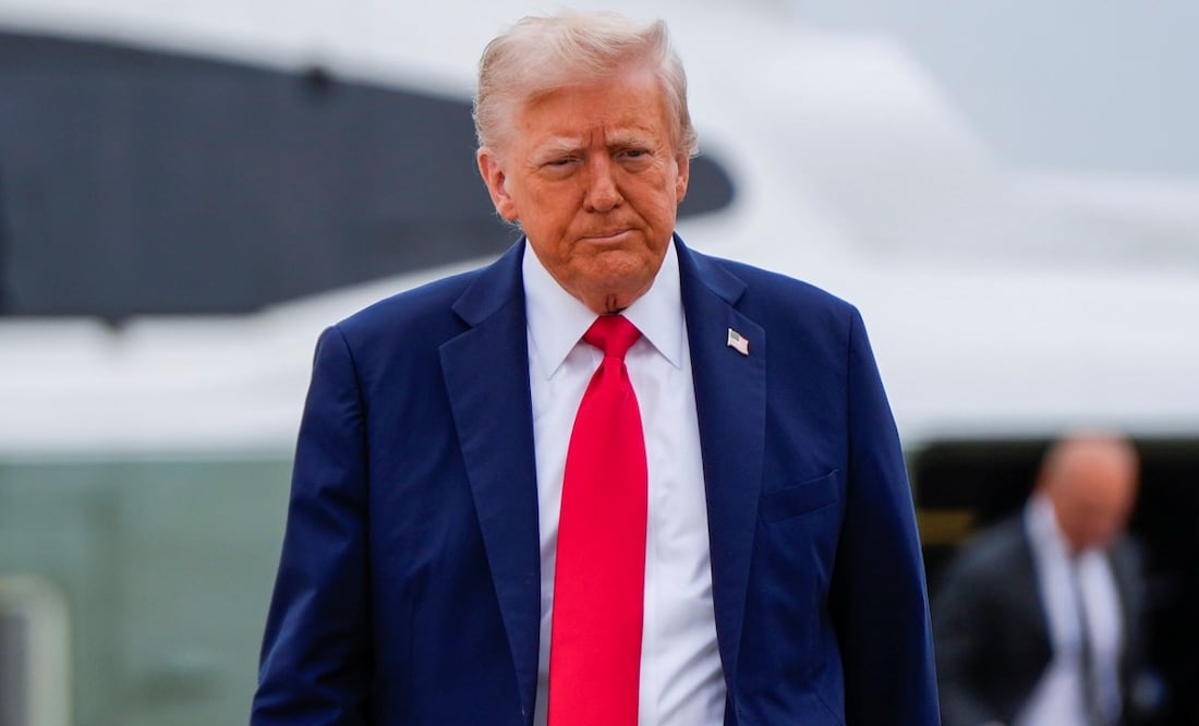 El presidente Donald Trump camina para abordar el Air Force One, el domingo 21 de septiembre de 2025, en la Base Conjunta Andrews, Maryland. Foto: AP