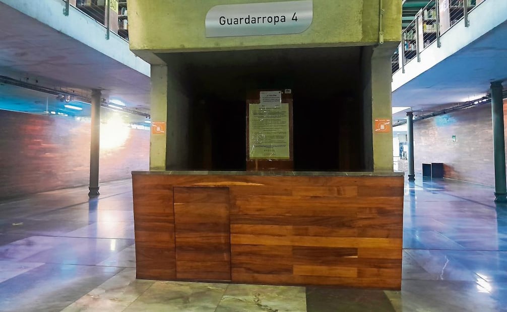 Con estantes semivacíos, poca luz, salas cerradas, acervo desactualizado y falta de mantenimiento en varias áreas sobrevive la Biblioteca Vasconcelos, inaugurada en 2006 entre la polémica por su costo. Foto: Carlos Mejía / EL UNIVERSAL