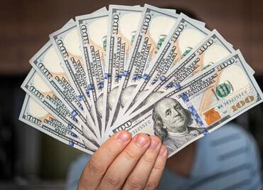 Peso liga dos sesiones de ganancias frente al dólar; mercado se mantiene optimista ante aranceles de Trump