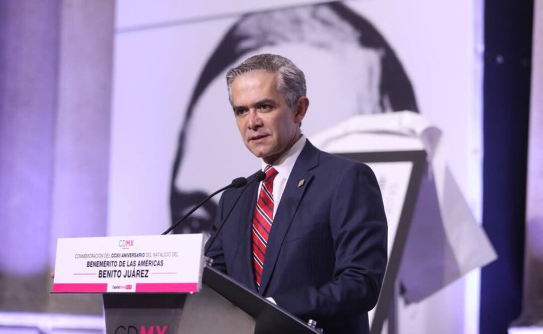 El mandatario dijo que se puede transitar en la vida con honradez y que pueden "tacharte de todo", menos de haberse aprovechado de un cargo para perjudicar a la patria. Foto: Tomada de @ManceraMiguelMX