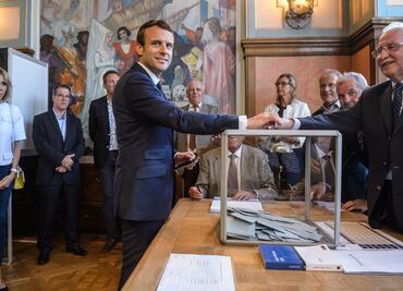 Partido de Macron gana alrededor del 30% de los votos en legislativas: sondeos