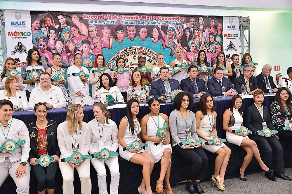 Las pugilistas buscan que sus peleas sean tan lucrativas como las varoniles (CORTESÍA. CMB)