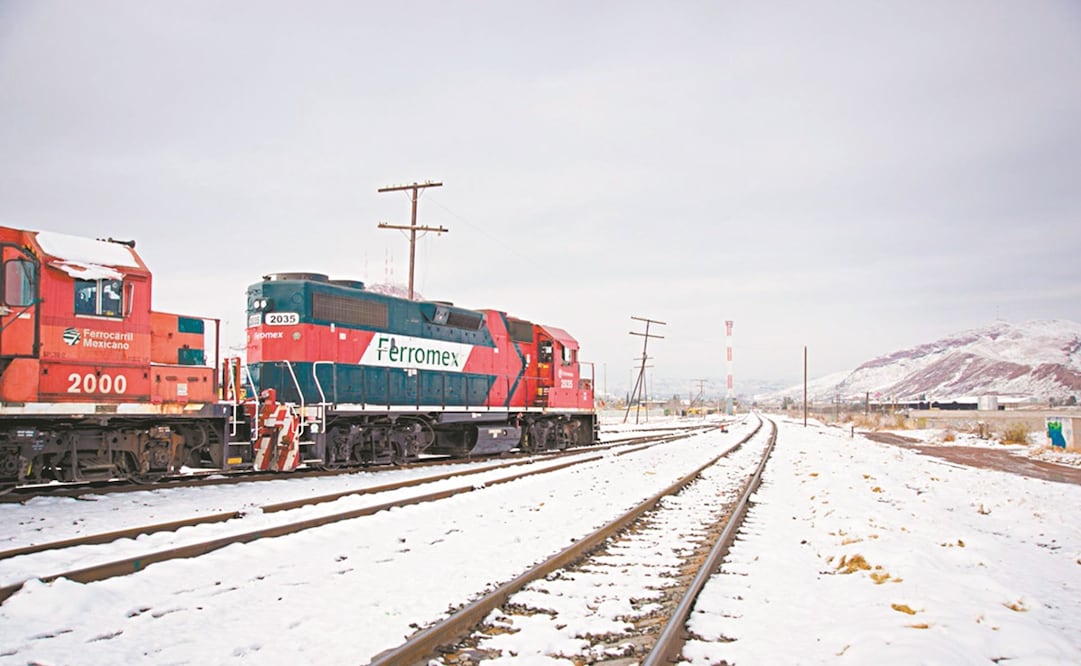 En Chihuahua, carreteras y vías del tren se cubrieron totalmente de nieve, por lo que autoridades de Protección Civil llamaron a conductores a extremar precauciones. Foto: Paloma Castillo. CUARTOSCURO