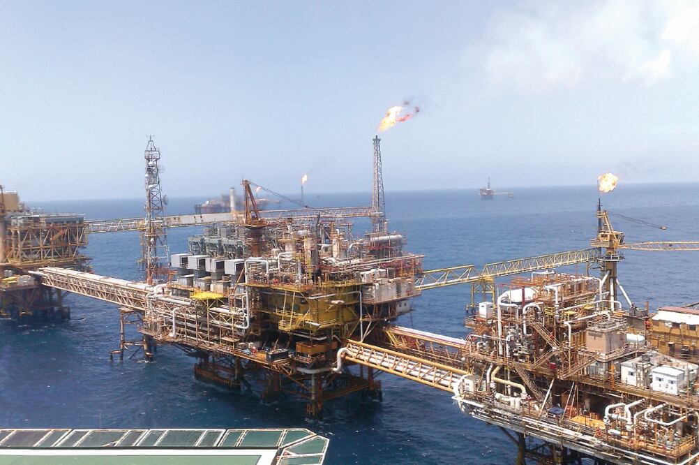 Este mes, la primera licitación de 14 áreas para exploración y extracción quedó muy por debajo de las expectativas del gobierno federal (ARCHIVO EL UNIVERSAL)